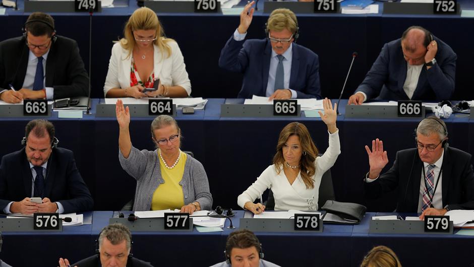 2018-09-12T105030Z_1989314317_RC1383F9D000_RTRMADP_3_EU-COPYRIGHT