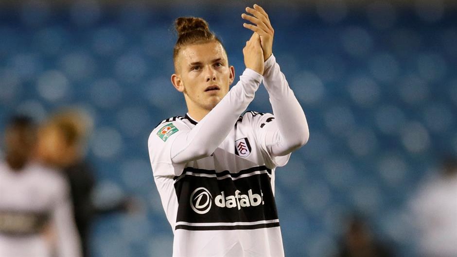 2018-09-25T204233Z_1292401281_RC1C5F0EC950_RTRMADP_3_SOCCER-ENGLAND-MLW-FUL