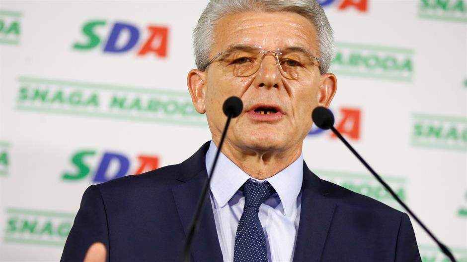 2018-10-07T223436Z_1964057892_RC1F1AC8B3D0_RTRMADP_3_BOSNIA-ELECTION