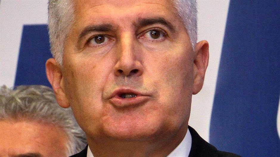 2018-10-08T000049Z_1036410725_RC1587A45000_RTRMADP_3_BOSNIA-ELECTION