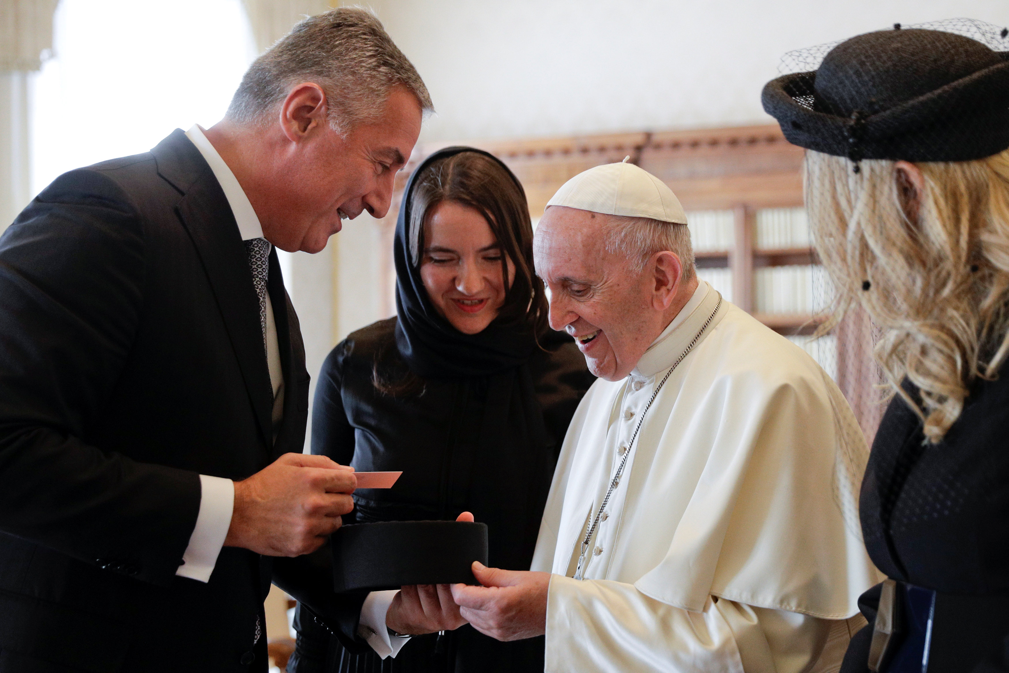 2018-10-08T110614Z_1819295811_RC1B6598F0C0_RTRMADP_3_POPE-VATICAN