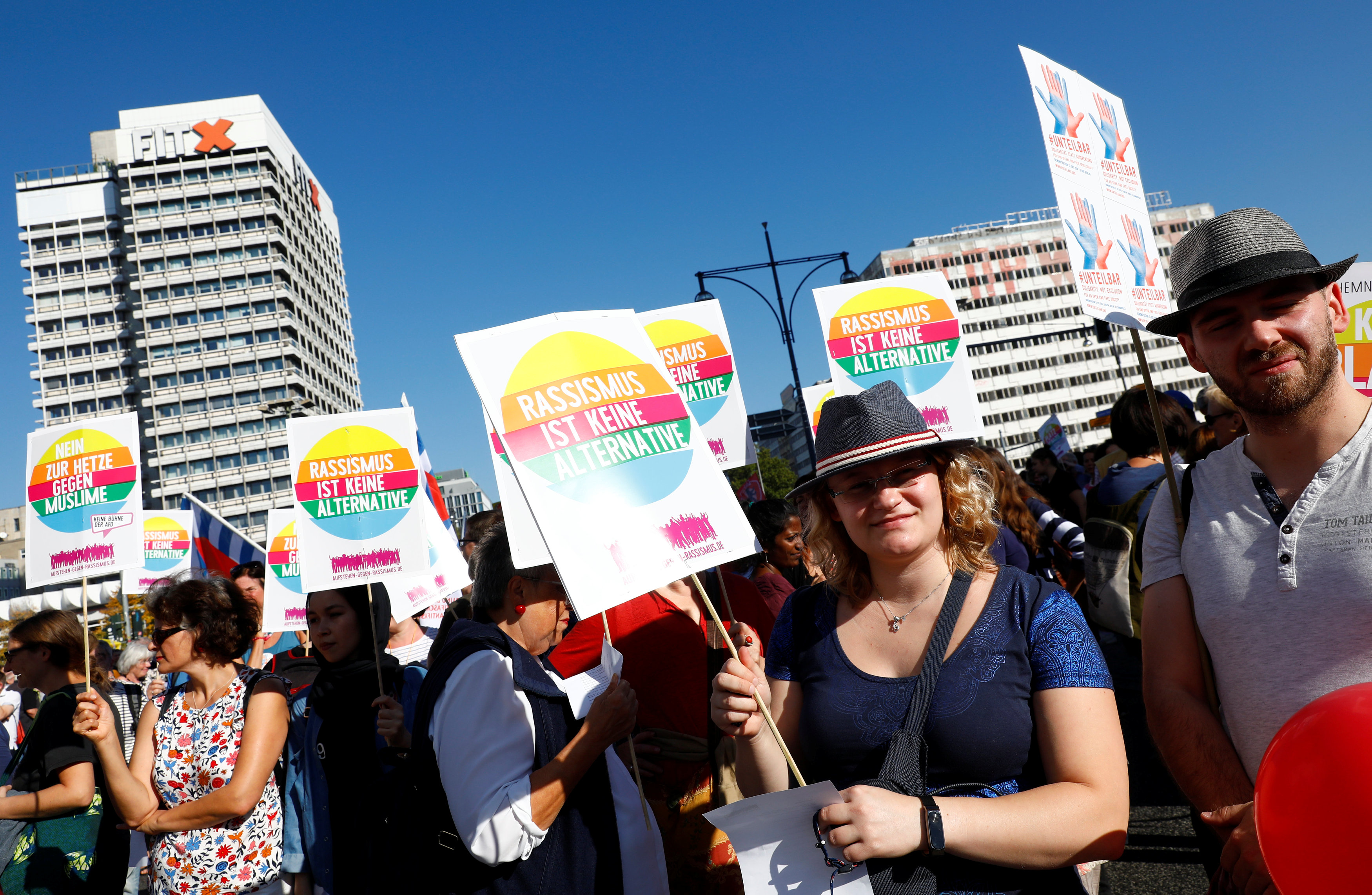 2018-10-13T104901Z_1010883579_RC1346137730_RTRMADP_3_GERMANY-PROTESTS