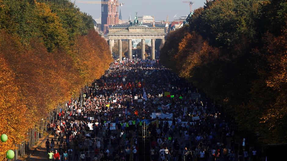 2018-10-13T132457Z_40368754_RC13BD333B50_RTRMADP_3_GERMANY-PROTESTS