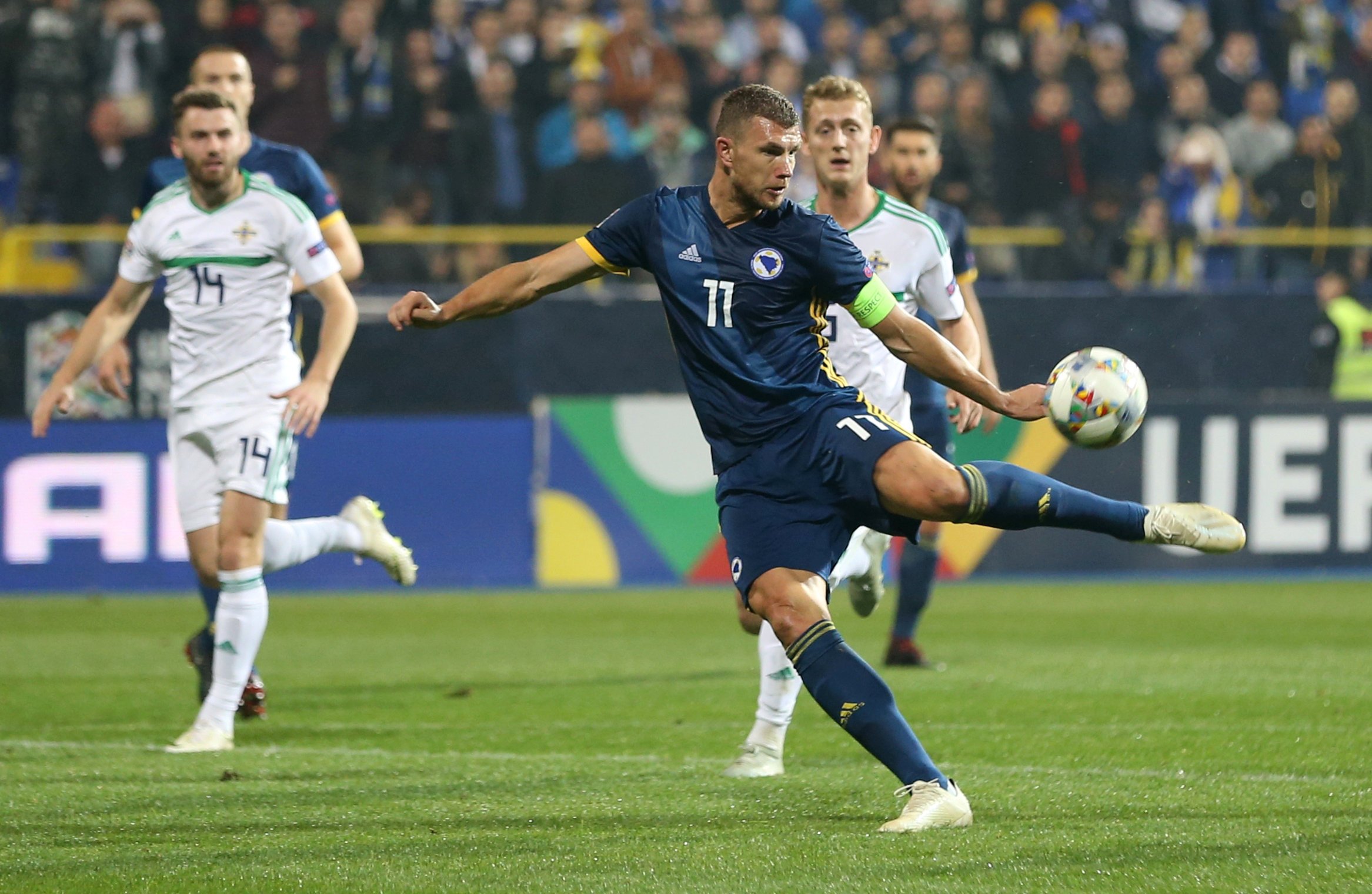 2018-10-15T191951Z_915005122_RC1B9D7FB400_RTRMADP_3_SOCCER-UEFA-NATIONS-BIH-NIR