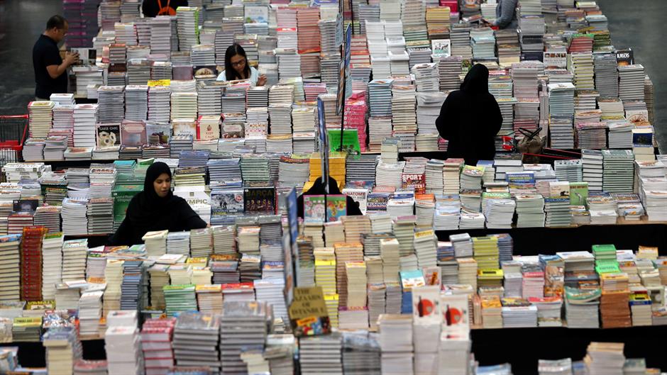 2018-10-18T115730Z_48458716_RC1FD36A29F0_RTRMADP_3_EMIRATES-BOOKS