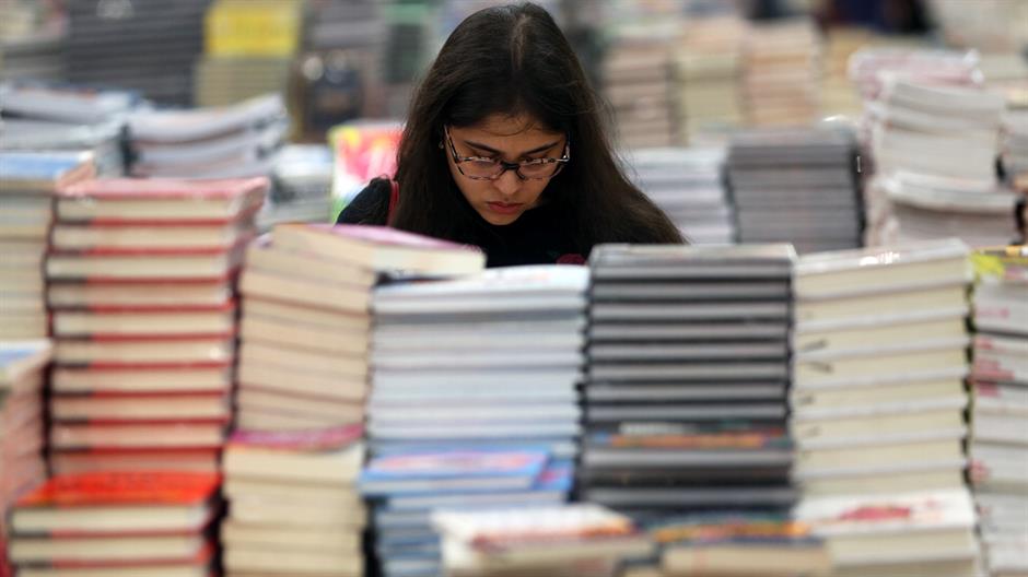 2018-10-18T115740Z_1917211421_RC13F5219F70_RTRMADP_3_EMIRATES-BOOKS