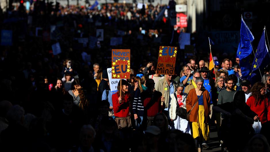 2018-10-20T152447Z_153718794_RC1EDC8B9300_RTRMADP_3_BRITAIN-EU-PROTEST