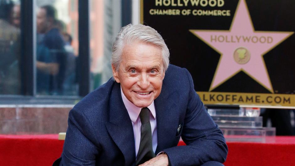 2018-11-06T210332Z_707713026_RC1E3B27D390_RTRMADP_3_PEOPLE-MICHAELDOUGLAS