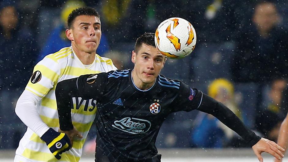 2018-11-29T192602Z_854656790_RC1A7A889B80_RTRMADP_3_SOCCER-EUROPA-FEN-DZA