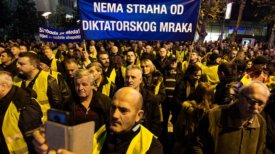 2018-12-09T191051Z_1015235155_RC1C416107B0_RTRMADP_3_MONTENEGRO-PROTEST