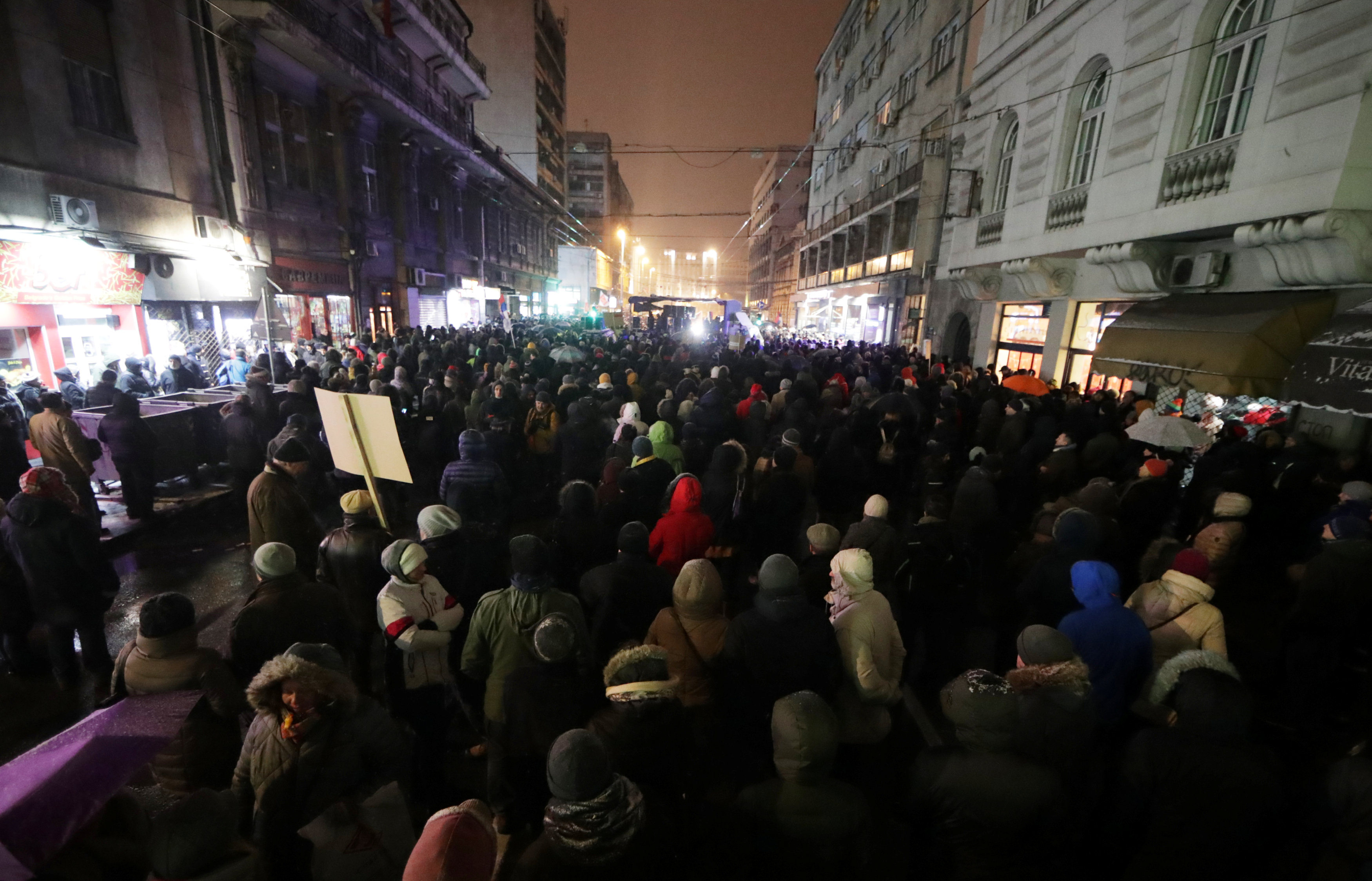 2019-01-05T172005Z_1849793716_RC1B6A5E1A10_RTRMADP_3_SERBIA-PROTESTS