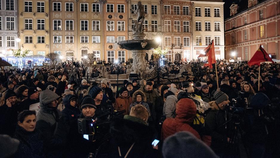 2019-01-14T185629Z_1915910362_RC12BBD921E0_RTRMADP_3_POLAND-STABBING