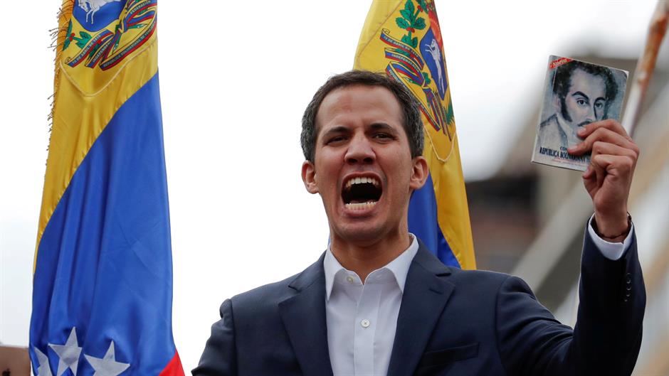 2019-01-23T193916Z_1177976378_RC134B16E3D0_RTRMADP_3_VENEZUELA-POLITICS