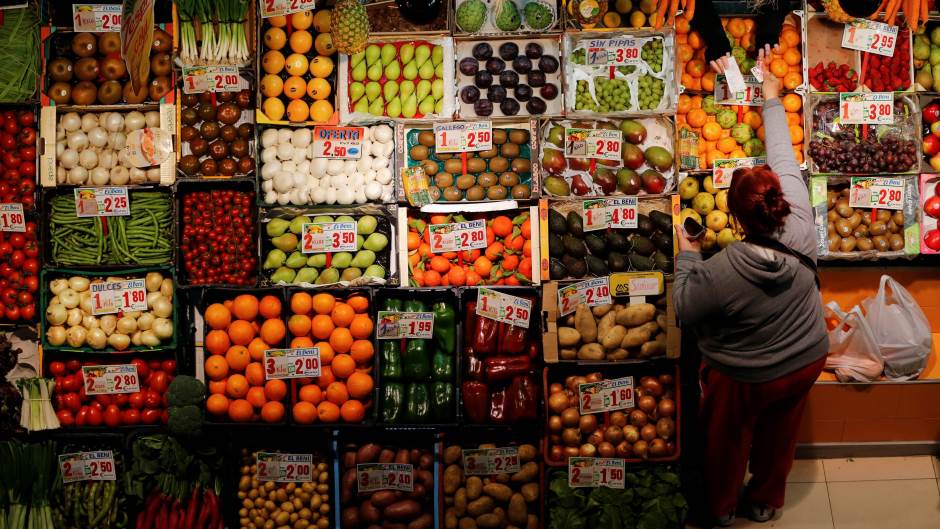 2019-01-28T053144Z_1990208478_RC17BD20A190_RTRMADP_3_SPAIN-ECONOMY-INFLATION