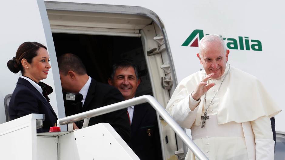 2019-02-03T120915Z_1826998209_RC17D4D2D460_RTRMADP_3_POPE-EMIRATES-ITALY-DEPARTURE