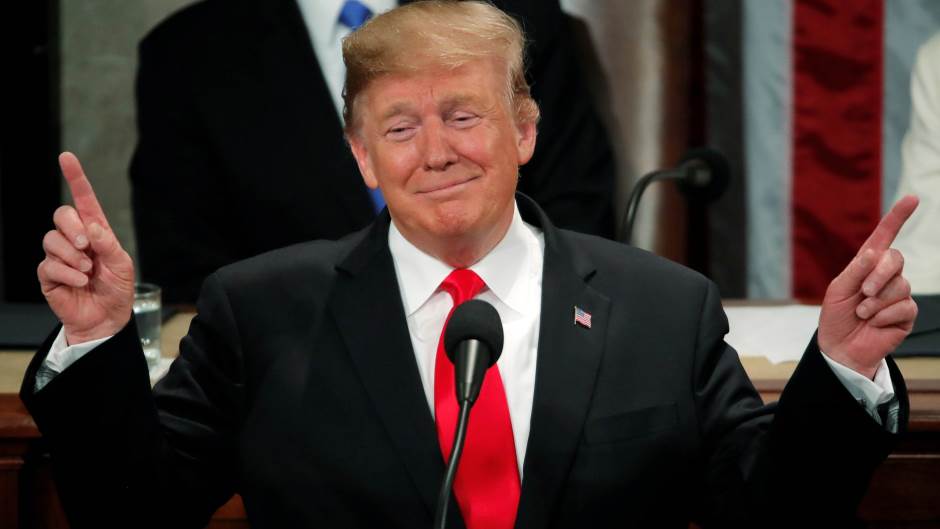 2019-02-06T044440Z_2122444296_HP1EF2609Y97U_RTRMADP_3_USA-TRUMP