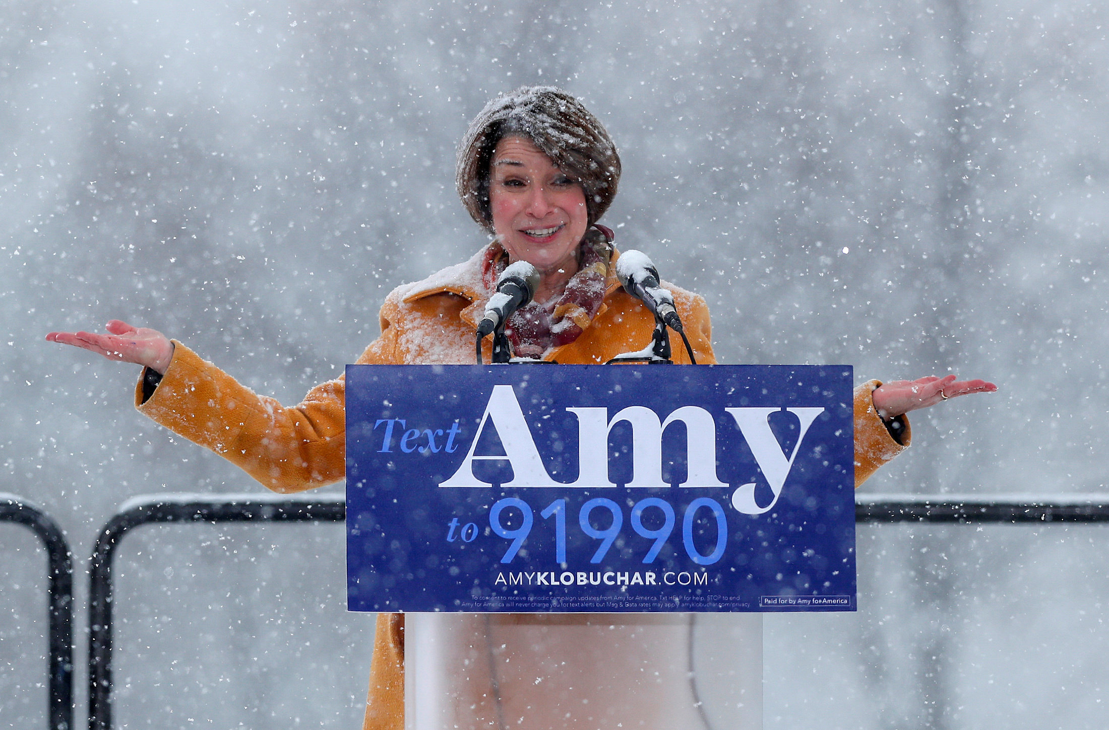 2019-02-11T051348Z_1519174084_RC1160EC1140_RTRMADP_3_USA-ELECTION-KLOBUCHAR