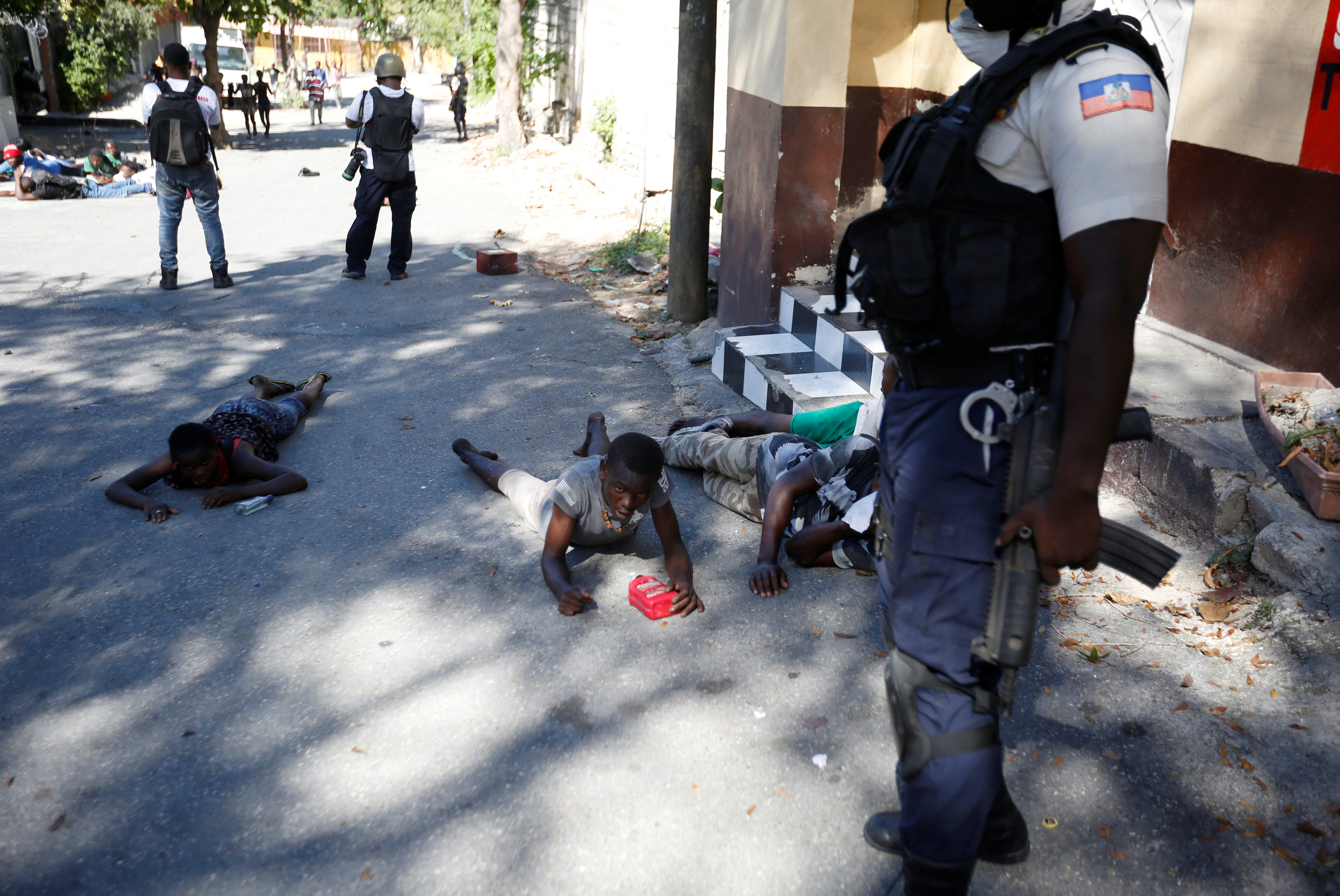 2019-02-11T220903Z_534935894_RC13F9702ED0_RTRMADP_3_HAITI-POLITICS-PROTEST