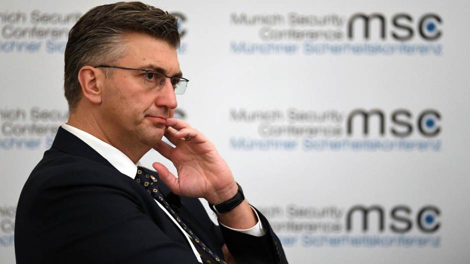 2019-02-16T182716Z_672024641_RC1D326EB2B0_RTRMADP_3_GERMANY-SECURITY