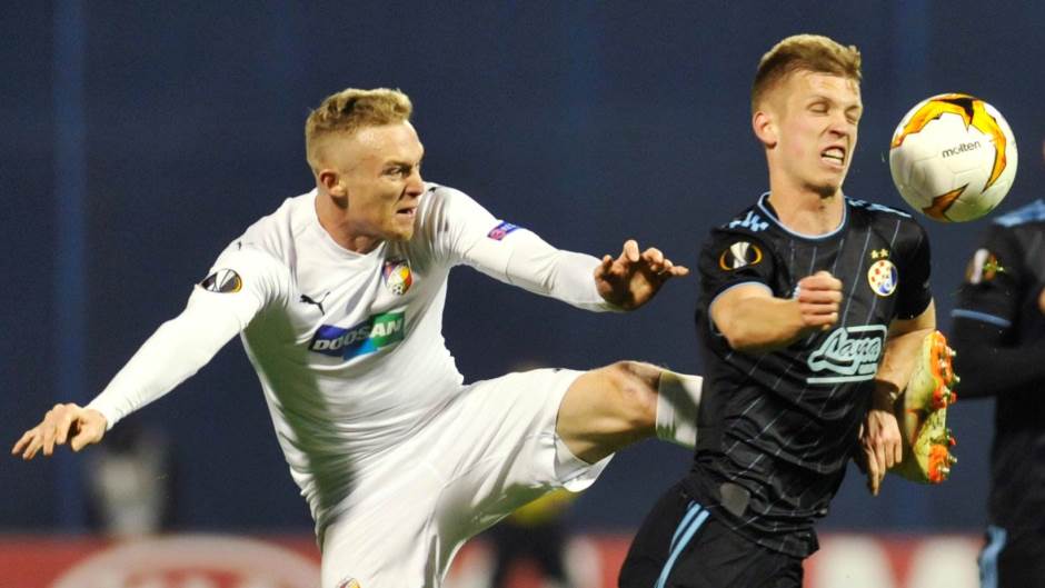 2019-02-21T193922Z_1931760888_RC14DBC67600_RTRMADP_3_SOCCER-EUROPA-DZA-VPL