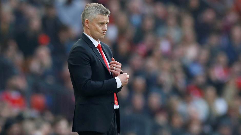 2019-02-24T155349Z_723077707_RC158EF5C770_RTRMADP_3_SOCCER-ENGLAND-MUN-LIV