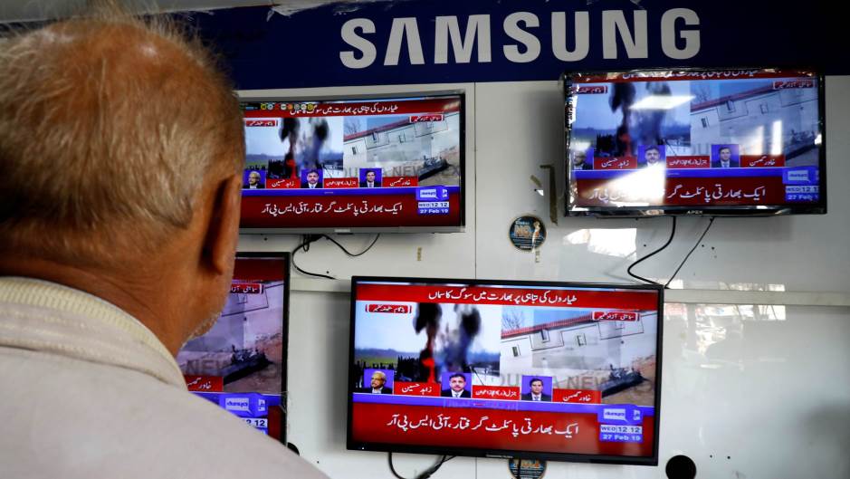 2019-02-27T074627Z_506811189_RC170503E700_RTRMADP_3_INDIA-KASHMIR-PAKISTAN