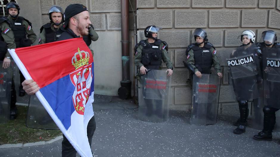 2019-03-17T124136Z_491725212_RC124C5F1AD0_RTRMADP_3_SERBIA-PROTESTS