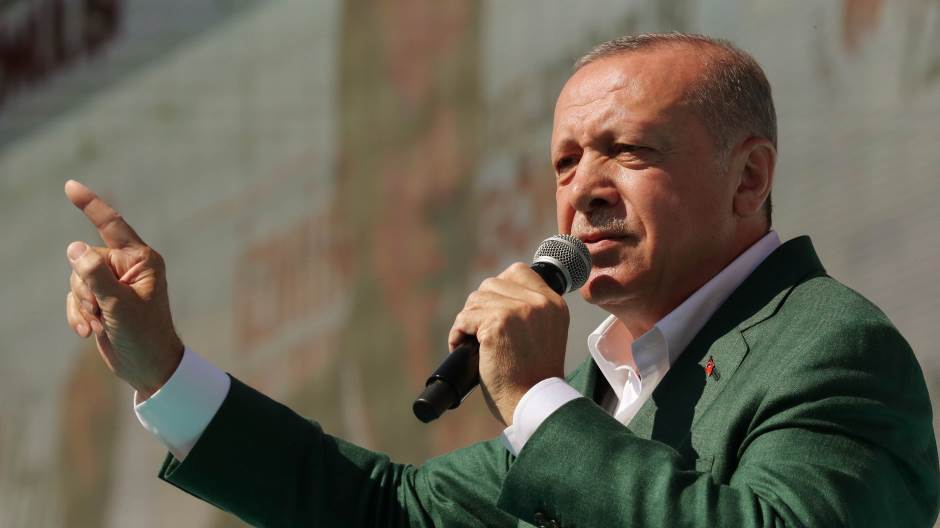 2019-03-17T144557Z_822241510_RC1EC122D130_RTRMADP_3_TURKEY-ELECTIONS