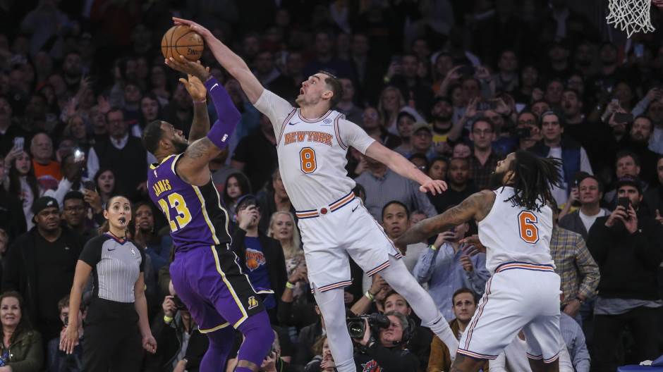 2019-03-17T185055Z_1642601049_NOCID_RTRMADP_3_NBA-LOS-ANGELES-LAKERS-AT-NEW-YORK-KNICKS