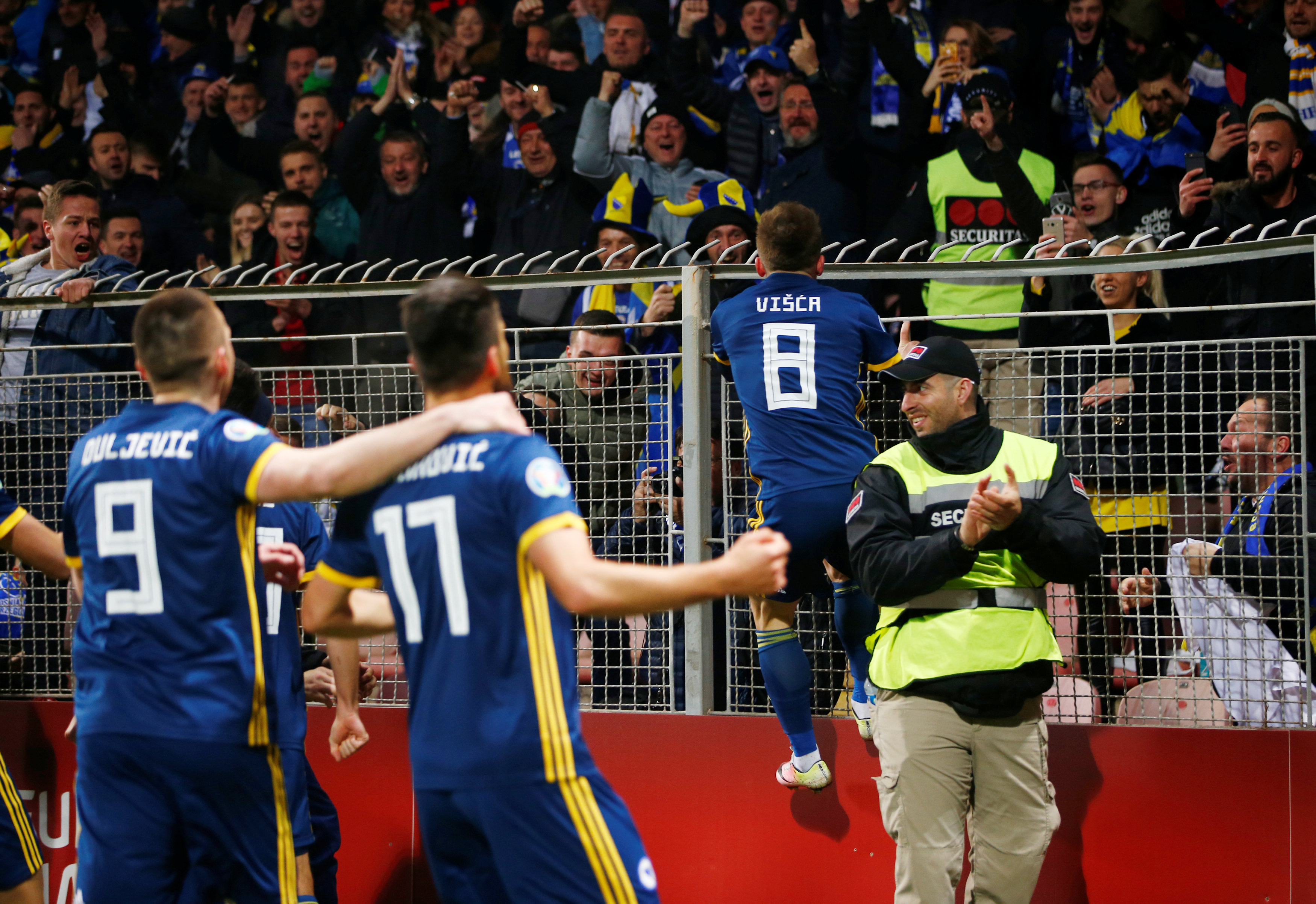 2019-03-26T195746Z_419054952_RC11C4151220_RTRMADP_3_SOCCER-EURO-BIH-GRC