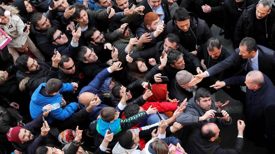 2019-03-31T115712Z_1100108738_RC1CB1EF0710_RTRMADP_3_TURKEY-ELECTION