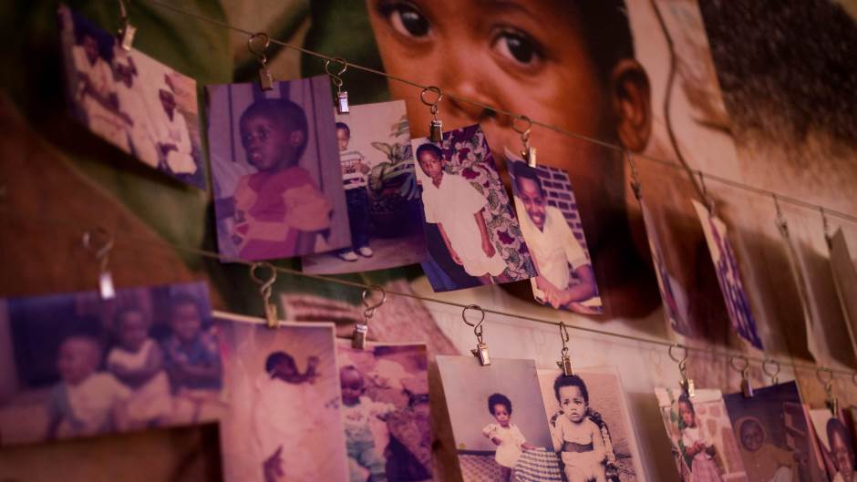 2019-04-05T125155Z_194995163_RC18D7DA2EC0_RTRMADP_3_RWANDA-GENOCIDE-SURVIVOR