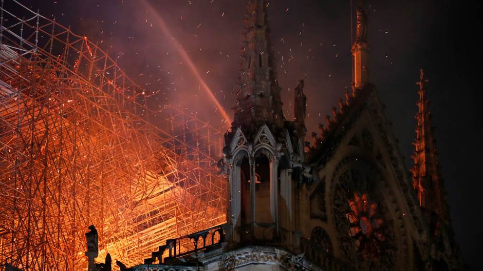 2019-04-15T200036Z_1860977494_RC1B7FE69600_RTRMADP_3_FRANCE-NOTREDAME