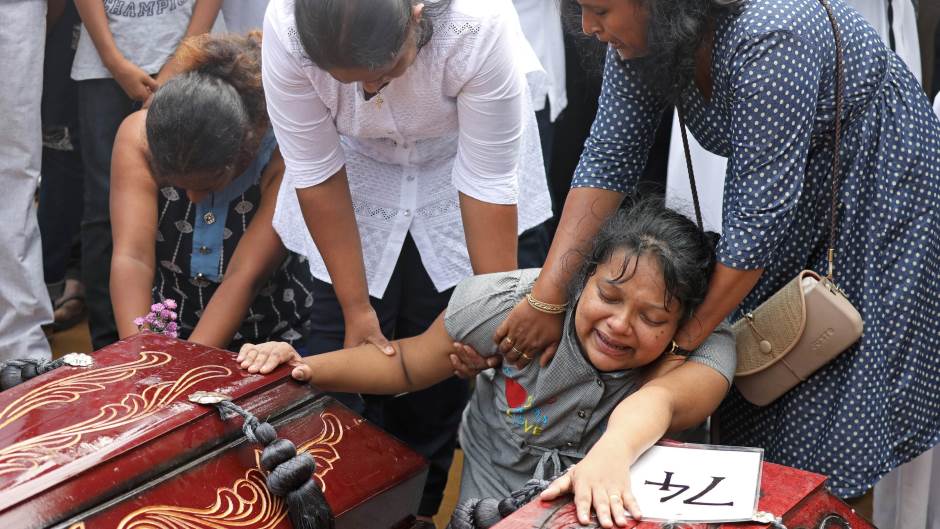 2019-04-23T061857Z_1937042396_RC1E418C0720_RTRMADP_3_SRI-LANKA-BLASTS