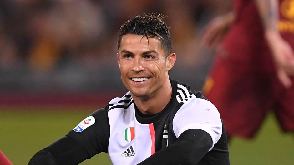 2019-05-12T185902Z_1183777668_RC1E3037CC50_RTRMADP_3_SOCCER-ITALY-ROM-JUV