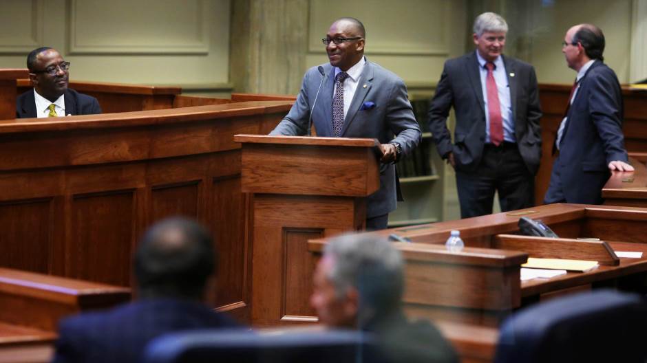 2019-05-15T015945Z_2119916104_RC193C6E1010_RTRMADP_3_USA-ABORTION-ALABAMA