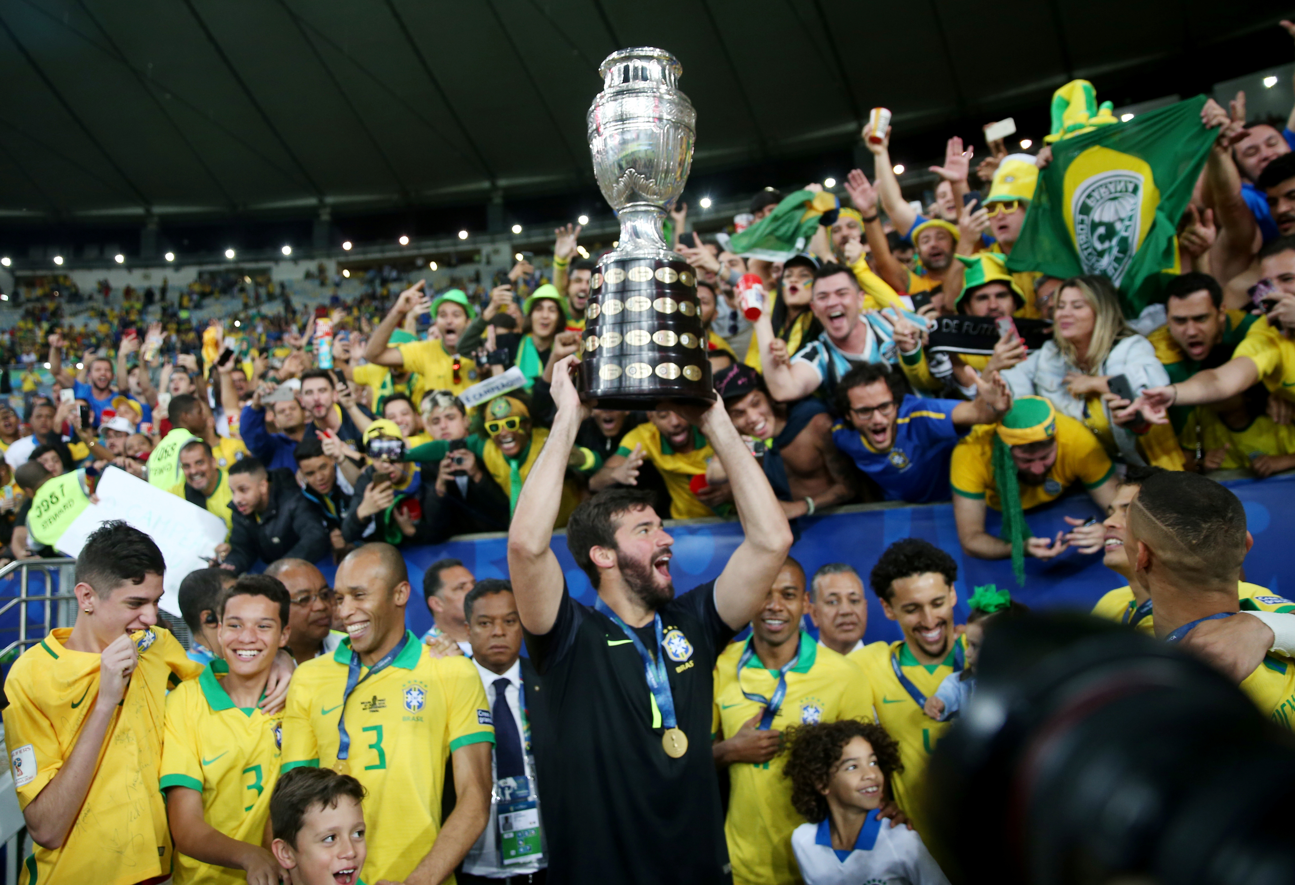 2019-07-07T230024Z_1188498760_RC13748B5F40_RTRMADP_3_SOCCER-COPA-BRA-PER