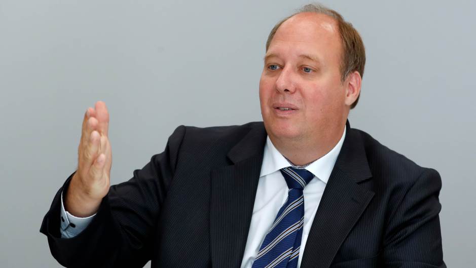 2019-07-17T142835Z_90144454_RC1C8EA0E430_RTRMADP_3_GERMANY-POLITICS