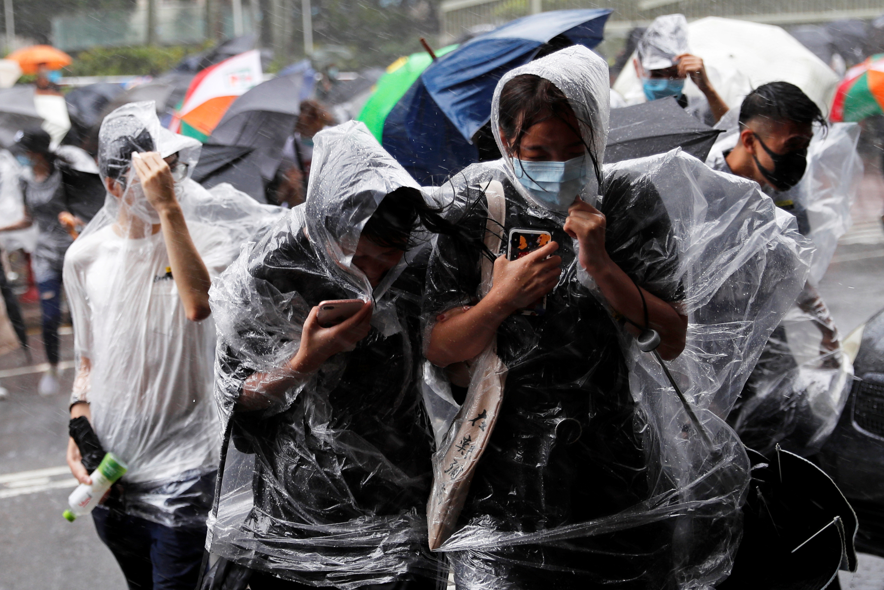 2019-07-31T070924Z_586131591_RC176E0F0F10_RTRMADP_3_ASIA-STORM-HONGKONG