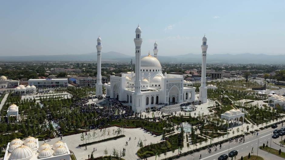 2019-08-23T143411Z_972753099_RC1689187D50_RTRMADP_3_RUSSIA-CHECHNYA-MOSQUE