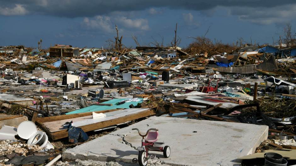 2019-09-11T224437Z_973641129_RC1984776A40_RTRMADP_3_STORM-DORIAN-IMMIGRATION-BAHAMAS