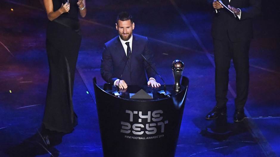 2019-09-23T200611Z_17192215_RC153C721040_RTRMADP_3_SOCCER-FIFA-AWARDS