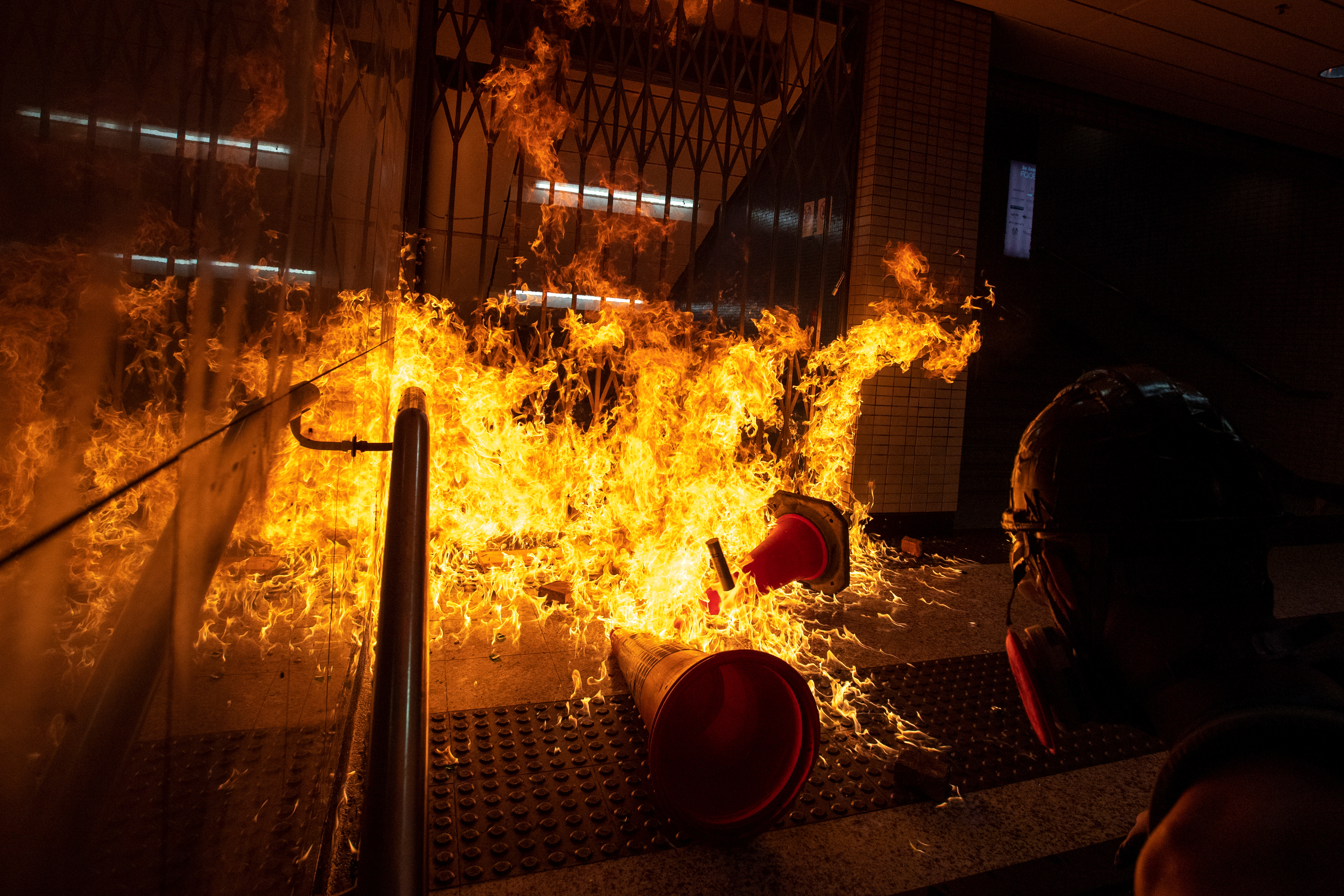 2019-09-29T163457Z_785165657_RC1E772D5CC0_RTRMADP_3_HONGKONG-PROTESTS
