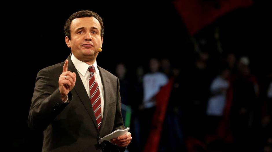 2019-10-04T215812Z_287784130_RC1594193400_RTRMADP_3_KOSOVO-ELECTION-FINAL-RALLIES