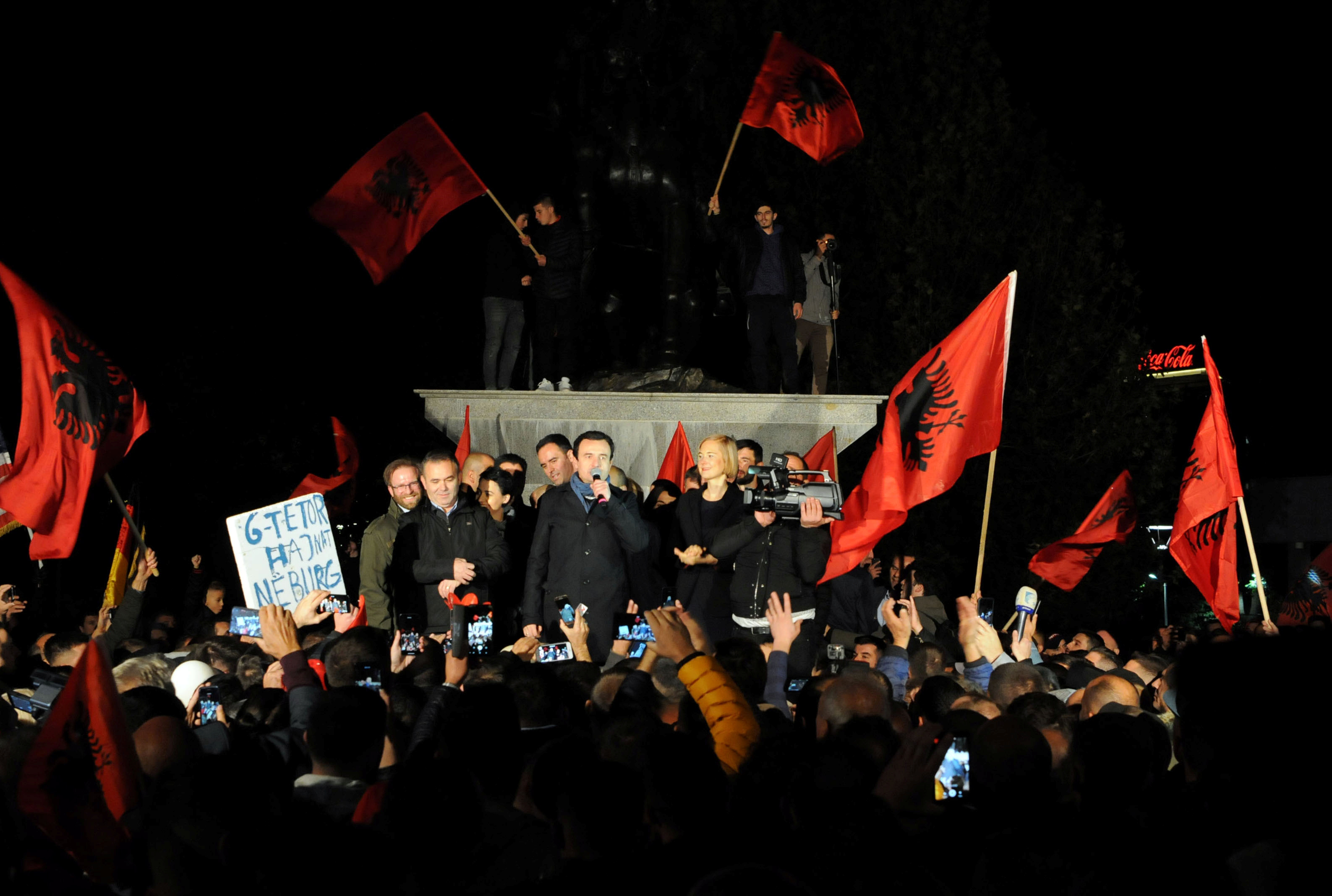 2019-10-07T001633Z_1064873799_RC1703AA4E30_RTRMADP_3_KOSOVO-ELECTION