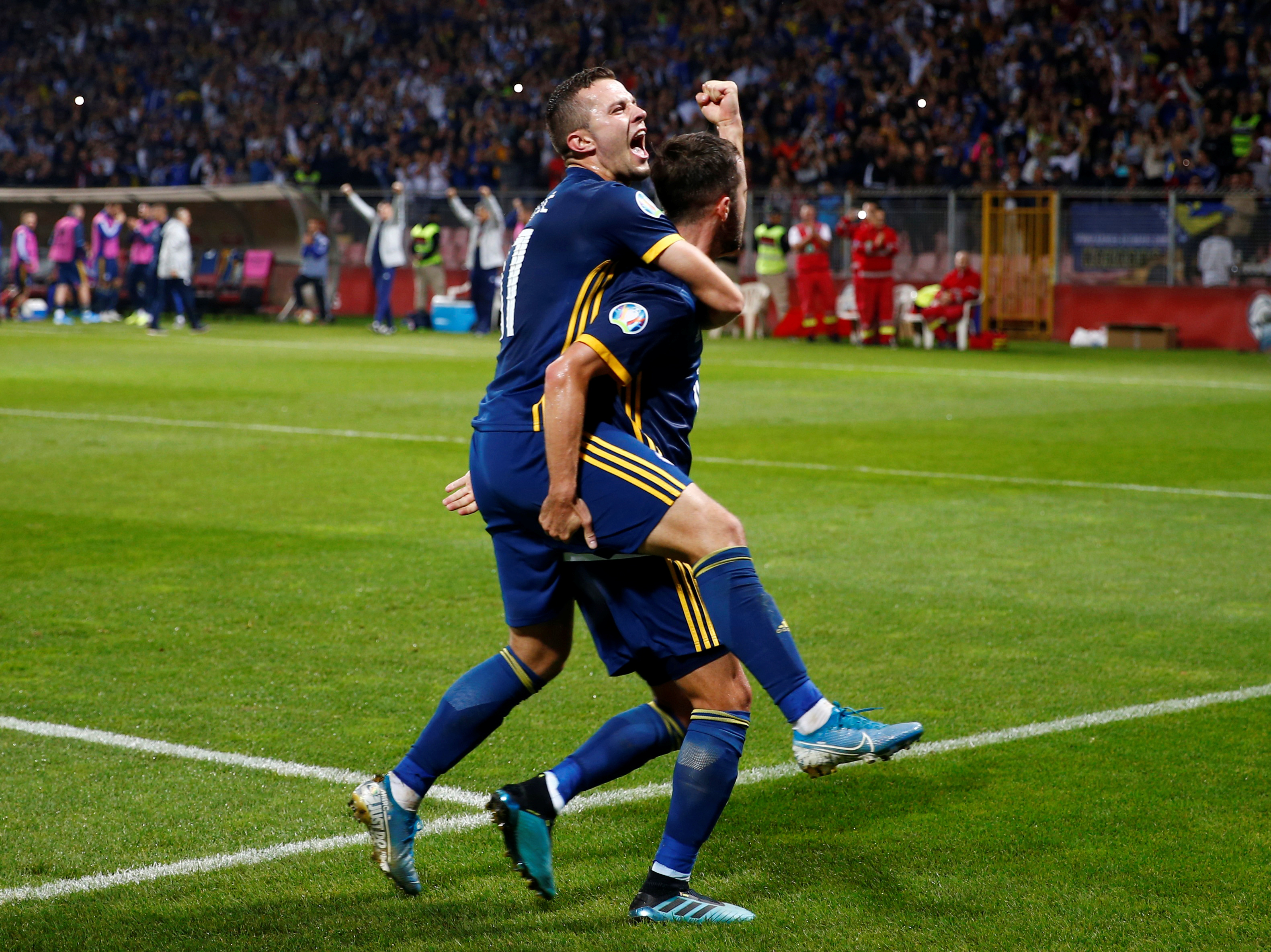 2019-10-12T164700Z_1586002306_RC1E4B944D30_RTRMADP_3_SOCCER-EURO-BIH-FIN-REPORT