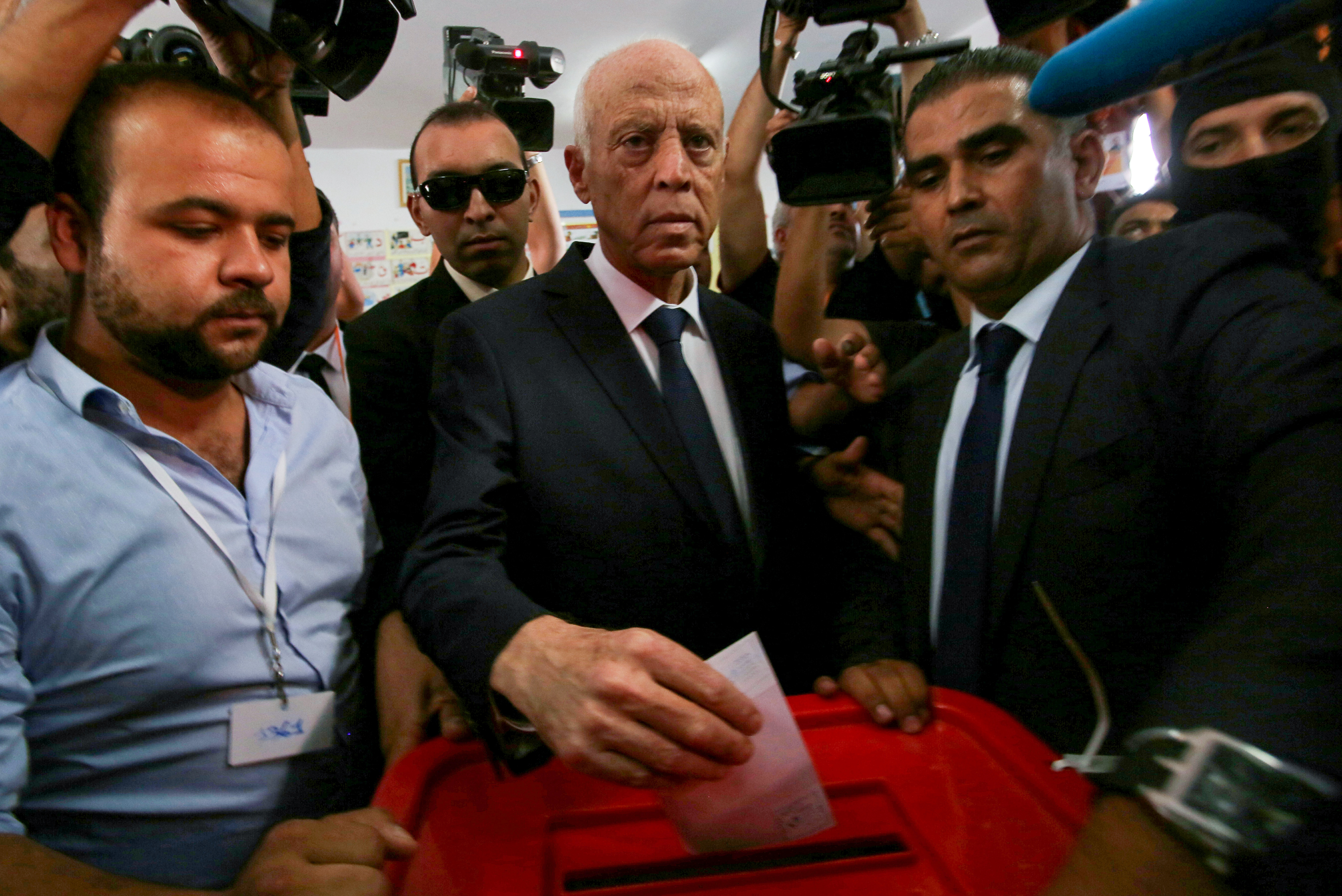 2019-10-13T104544Z_972281889_RC1441B59300_RTRMADP_3_TUNISIA-ELECTION