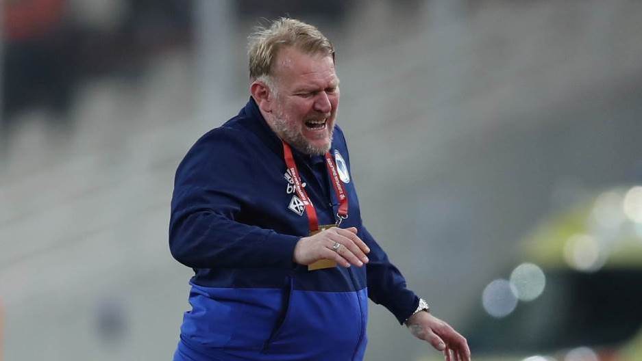 2019-10-15T190809Z_336552929_RC1A734F0ED0_RTRMADP_3_SOCCER-EURO-GRC-BIH-REPORT