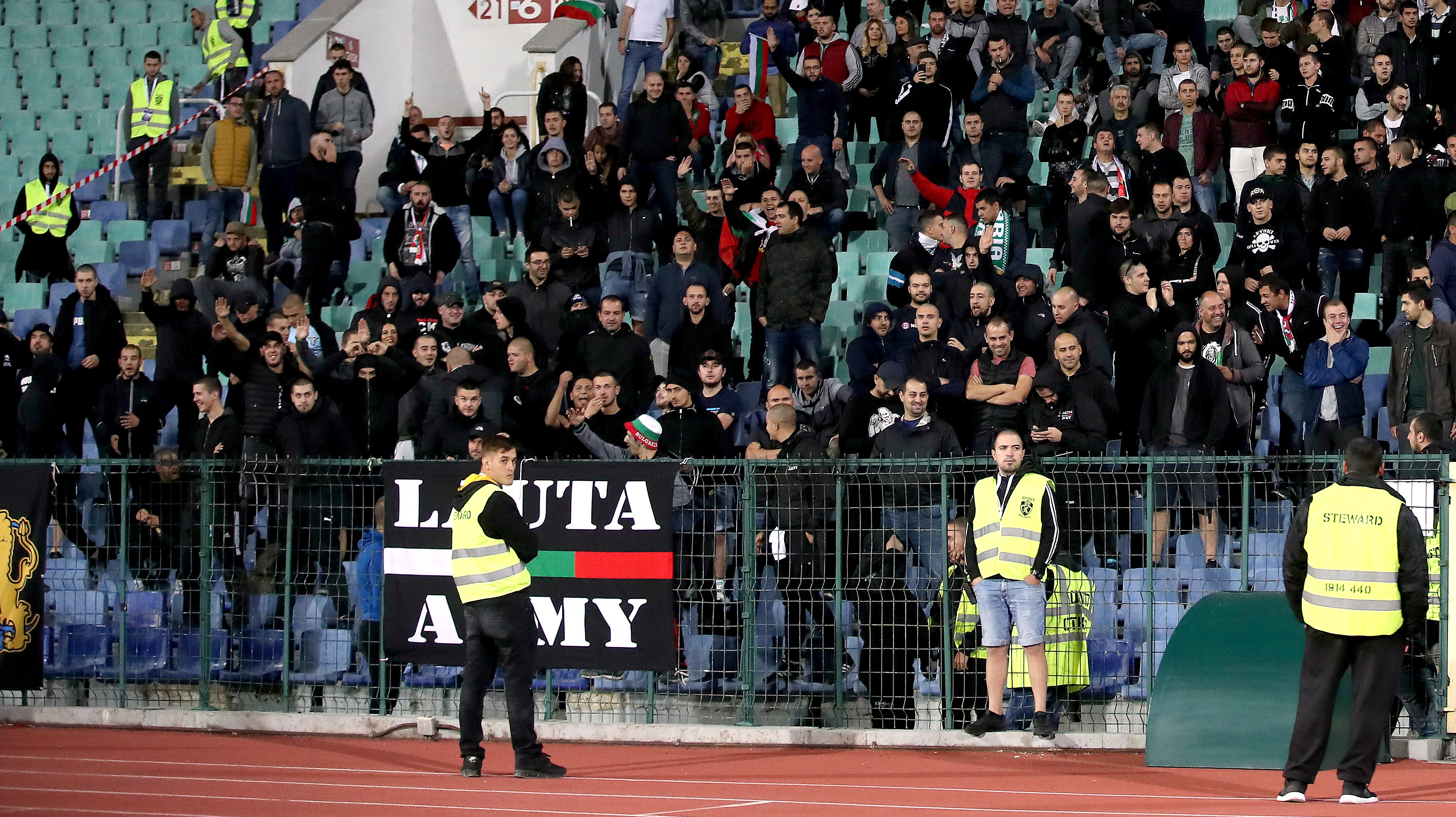 2019-10-16T153052Z_589018082_RC1CF5BF25C0_RTRMADP_3_SOCCER-EURO-BGR-ENG-REPORT