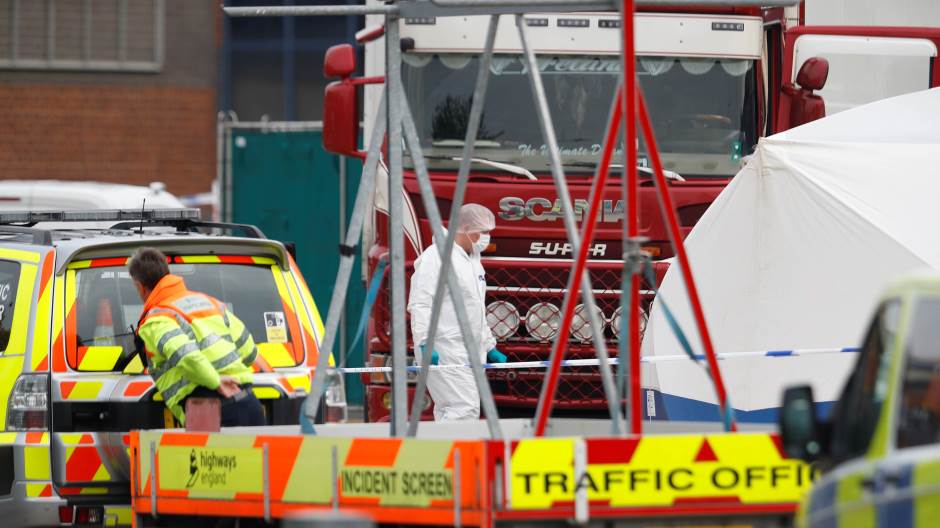 2019-10-23T111815Z_584500753_RC12168CCAD0_RTRMADP_3_BRITAIN-BODIES